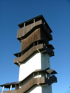 Birnbaumer Aussichtsturm, Öffnungszeiten April bis Oktober von 8:30 Uhr bis 20:00 Uhr